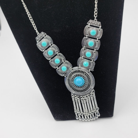 Fashion statement bohemian v style turquoise necklace - Picture 4 of 5